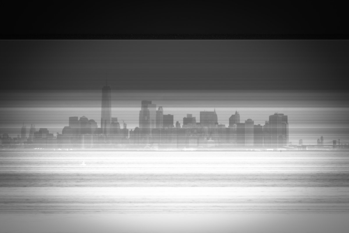 Silhouettes en suspens